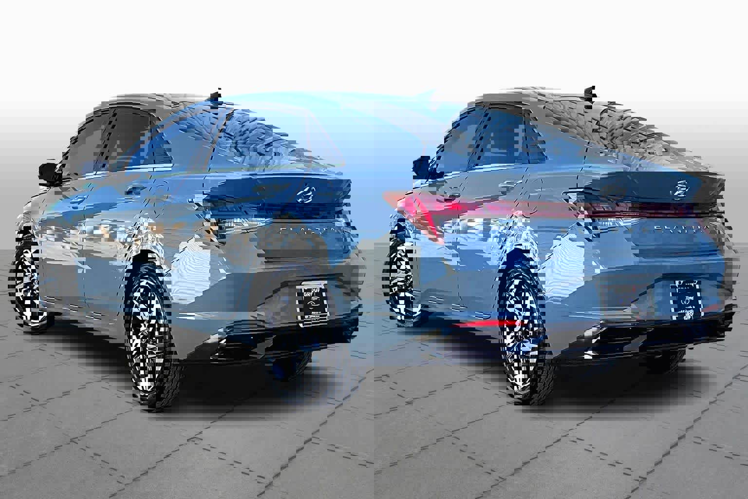 Used 2022 Hyundai Elantra SEL w/ Convenience + Premium Package image 15