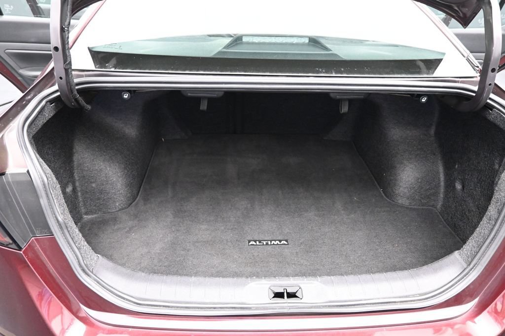Used 2024 Nissan Altima 2.5 SV FWD image 30