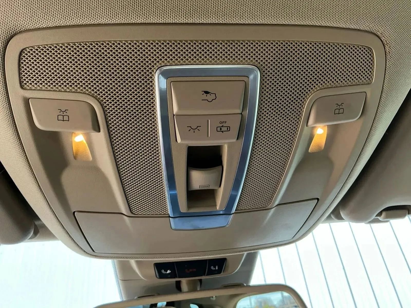 Used 2016 Mercedes-Benz GL 450 4MATIC image 36