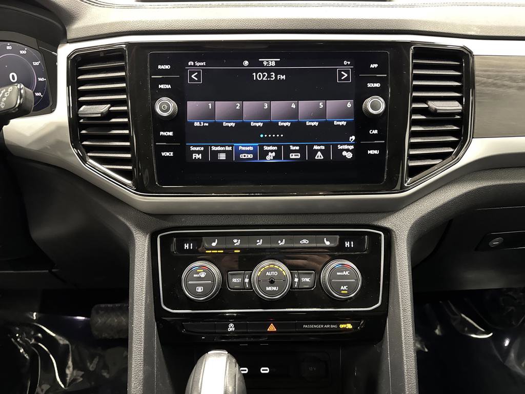 Used 2023 Volkswagen Atlas SE w/ Panoramic Sunroof Package image 9