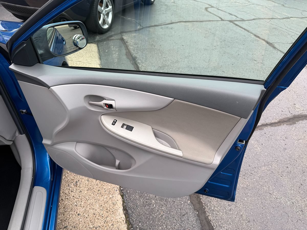 Used 2010 Toyota Corolla XLE FWD image 25