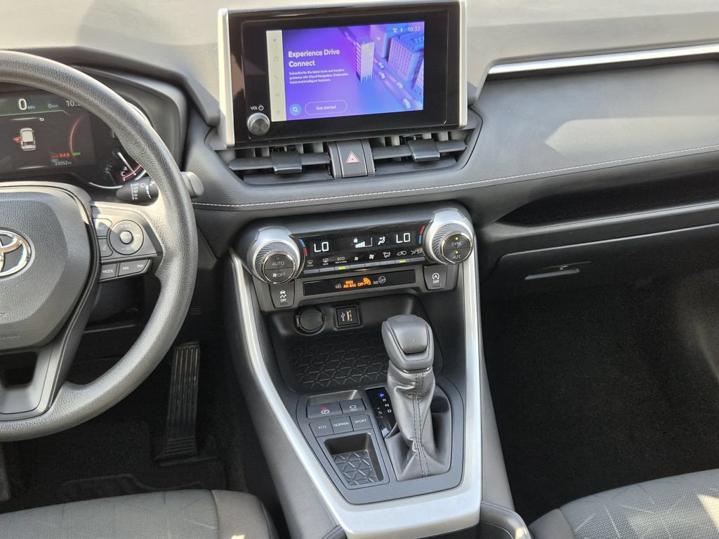 Used 2025 Toyota RAV4 XLE FWD image 17