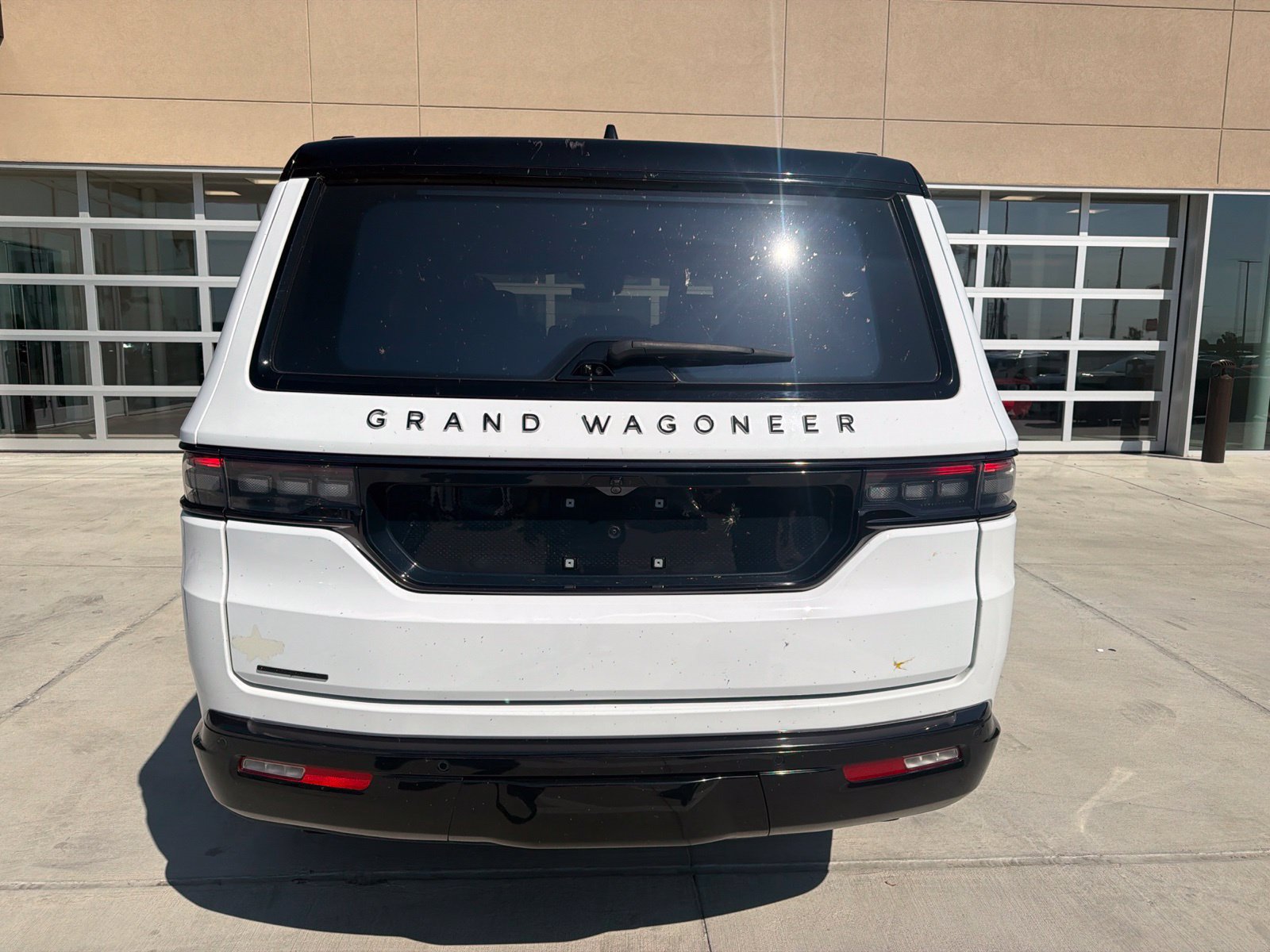 Used 2023 Jeep Grand Wagoneer Series III w/ Rear Seat Video Group 1 AWD/4WD image 6