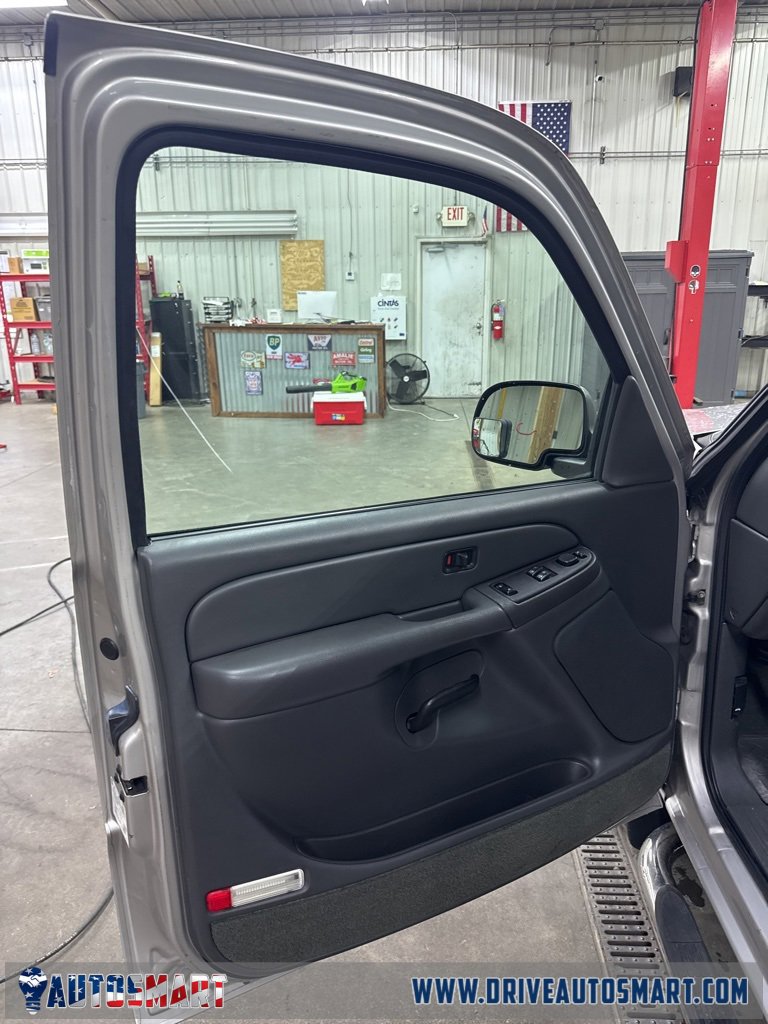 Used 2004 GMC Sierra 1500 SLE w/ Light Duty Power Package image 15