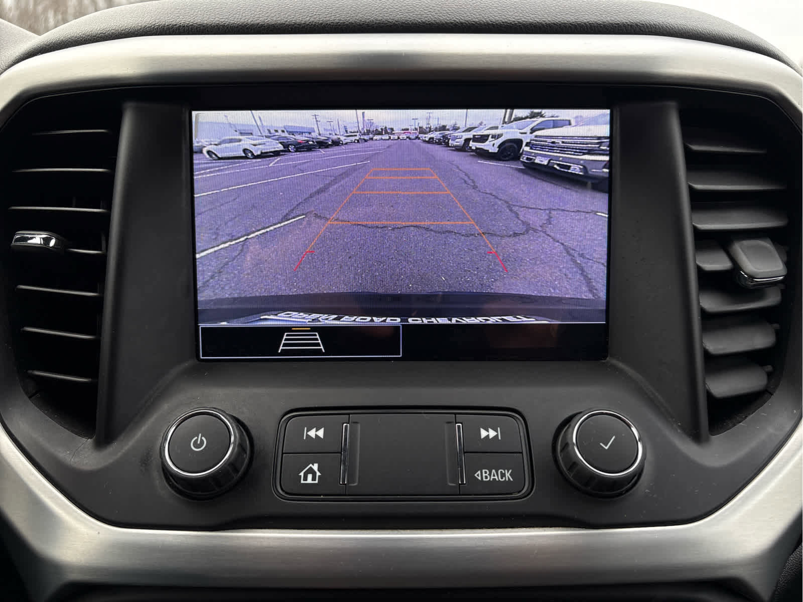 Used 2021 GMC Acadia SLE image 23