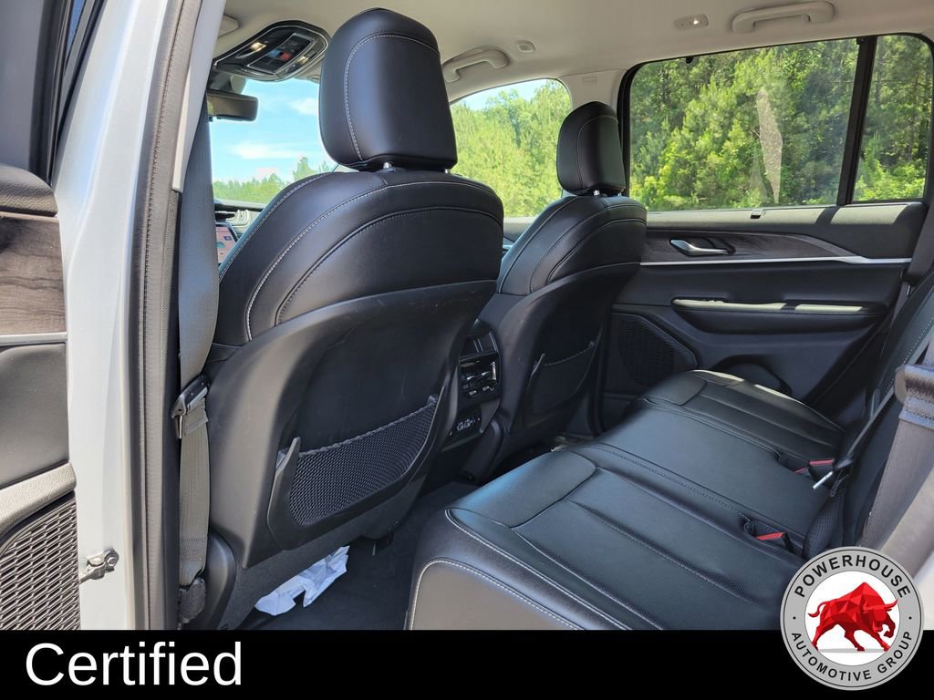 Used 2023 Jeep Grand Cherokee Limited w/ Luxury Tech Group II RWD image 16