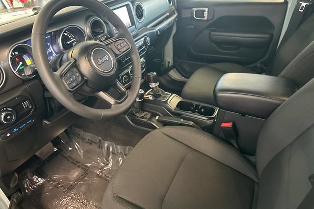 Used 2023 Jeep Wrangler Unlimited AWD/4WD image 11