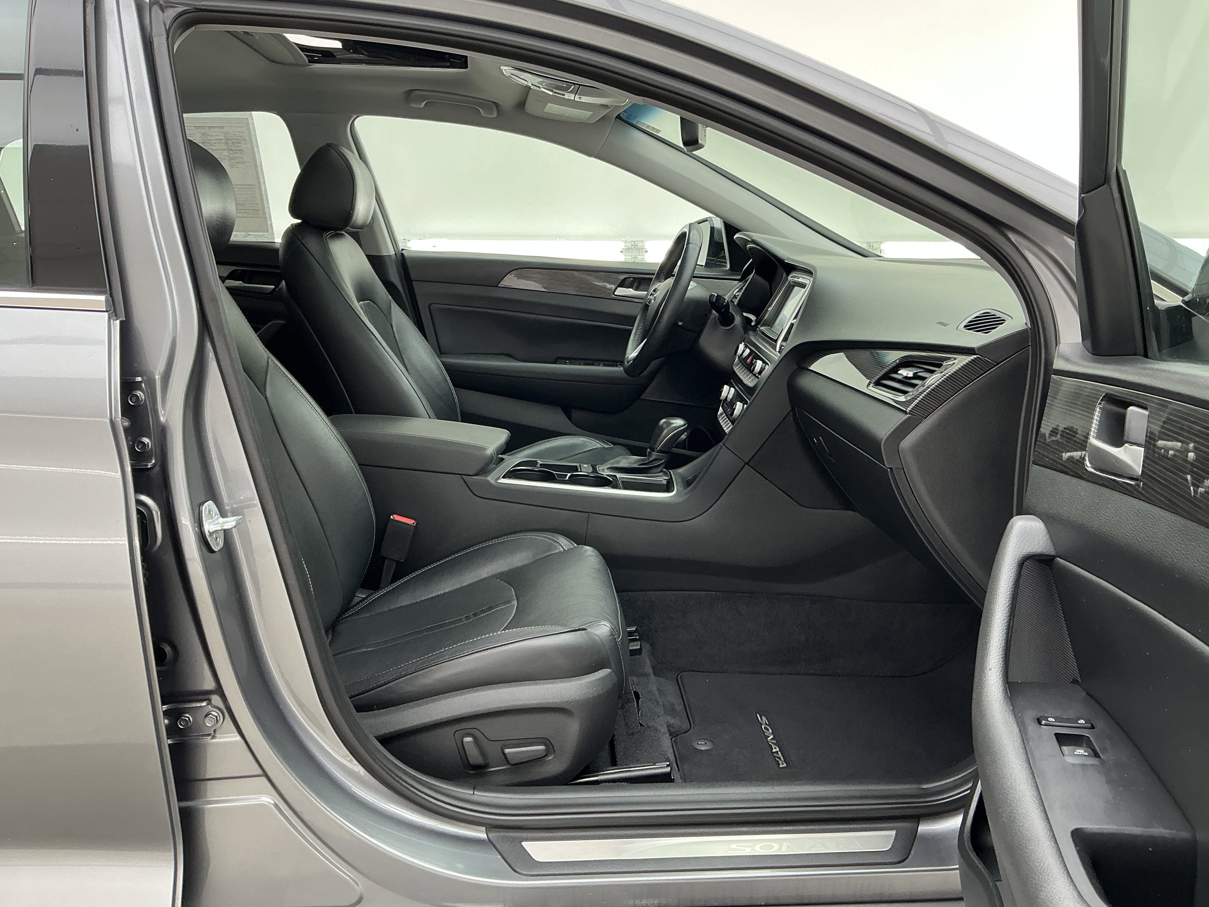 Used 2018 Hyundai Sonata Limited image 26