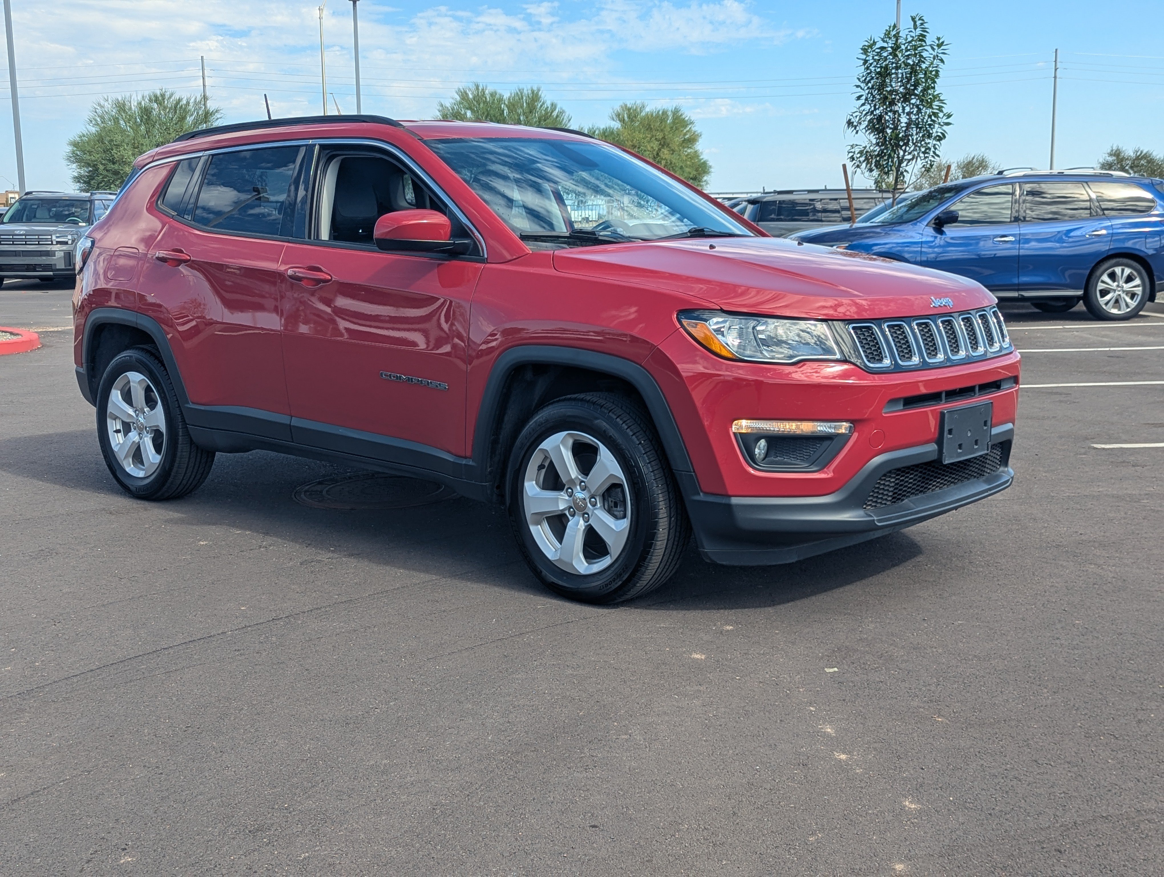 Used 2018 Jeep Compass Latitude w/ Cold Weather Group AWD/4WD image 35