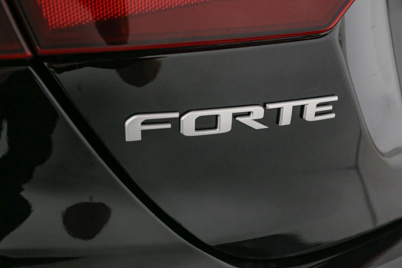 Used 2023 Kia Forte LXS FWD image 10