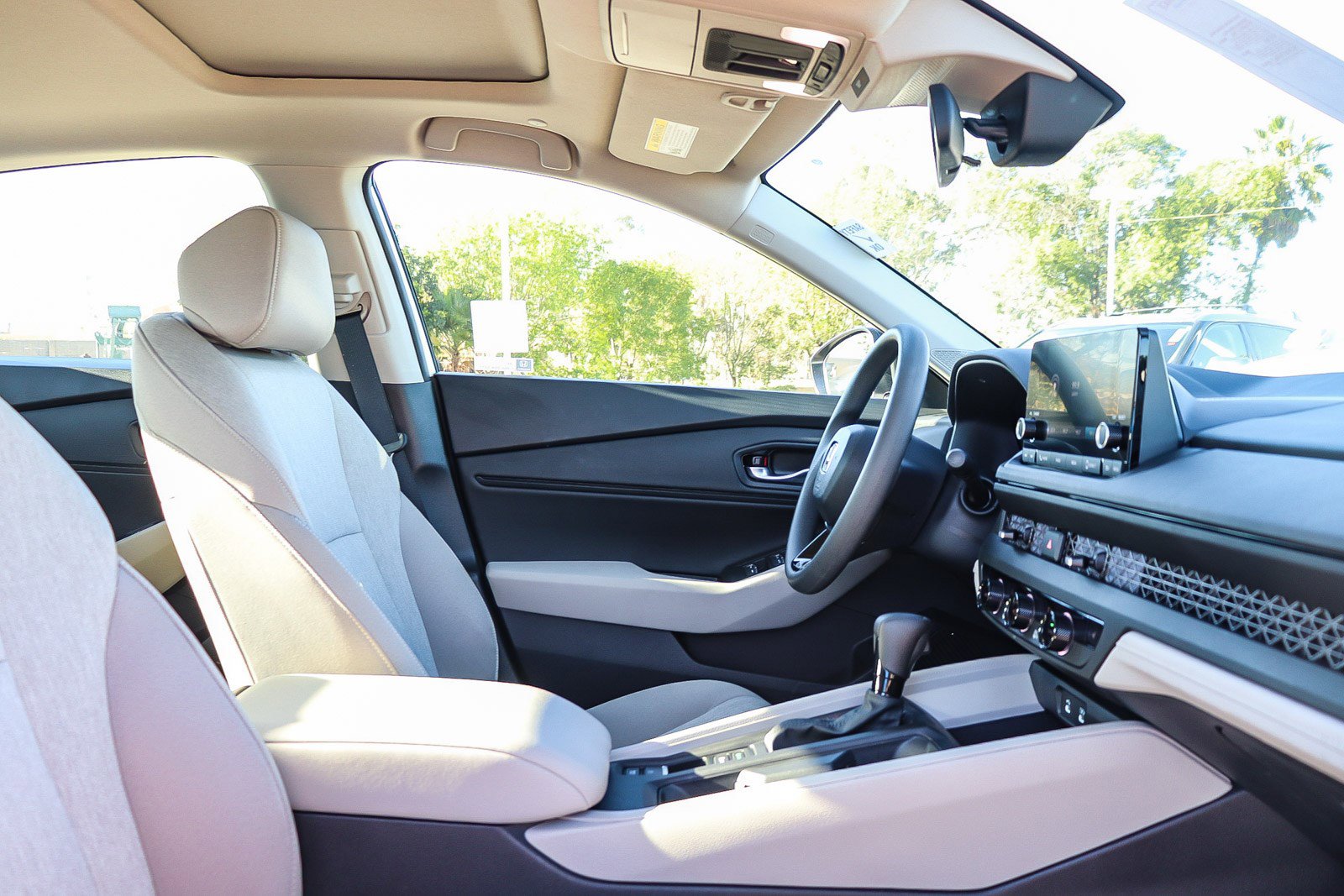 Certified 2025 Honda Accord SE image 17