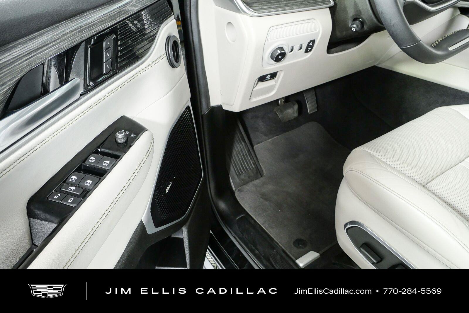 Used 2022 Jeep Wagoneer Series III w/ Premium Group I RWD image 10