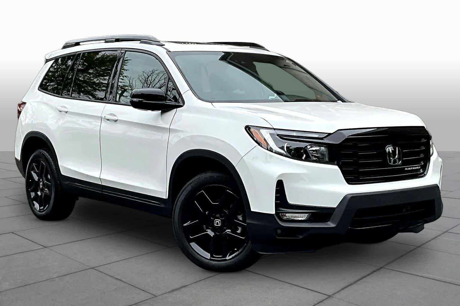 Certified 2025 Honda Passport Black Edition image 3