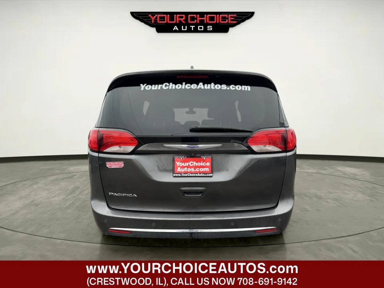 Used 2019 Chrysler Pacifica Touring-L FWD image 4