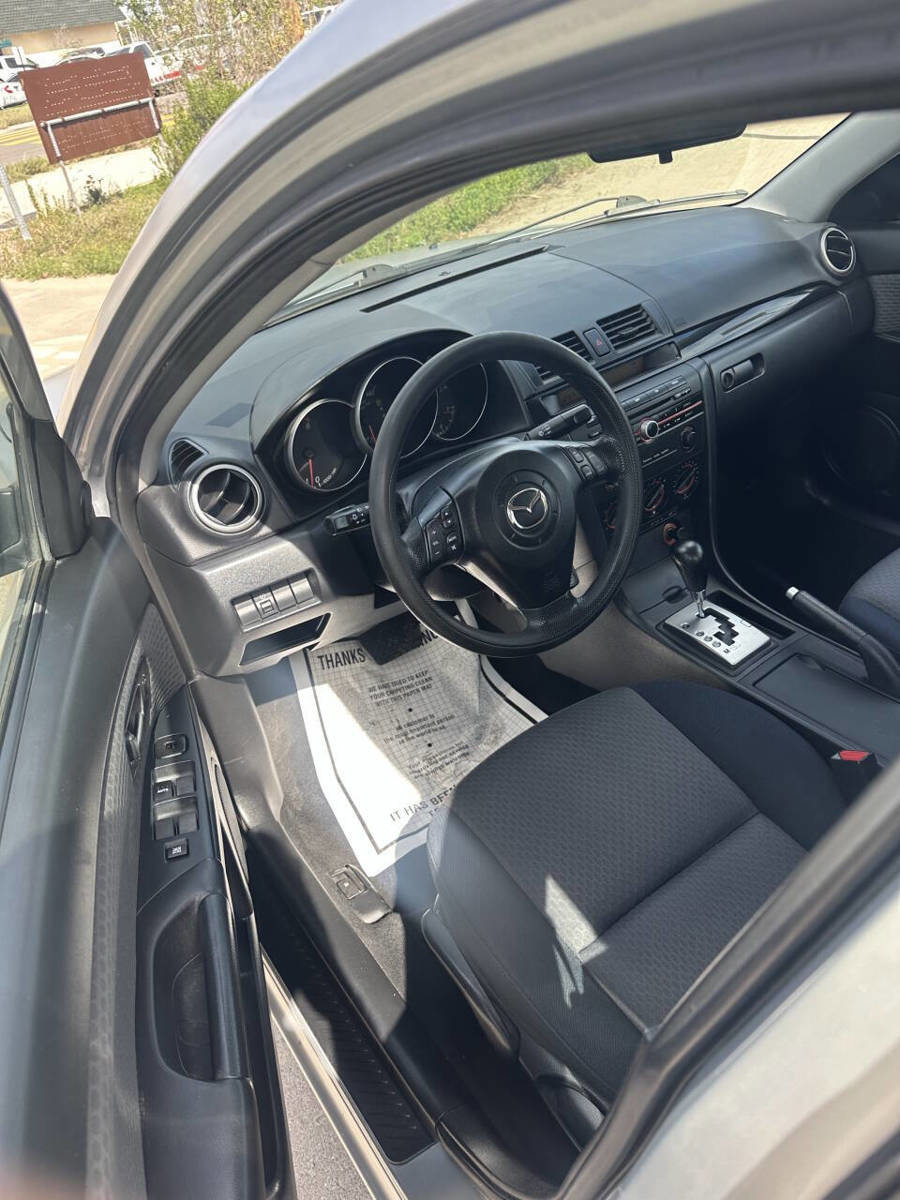 Used 2006 MAZDA MAZDA3 i Touring image 12