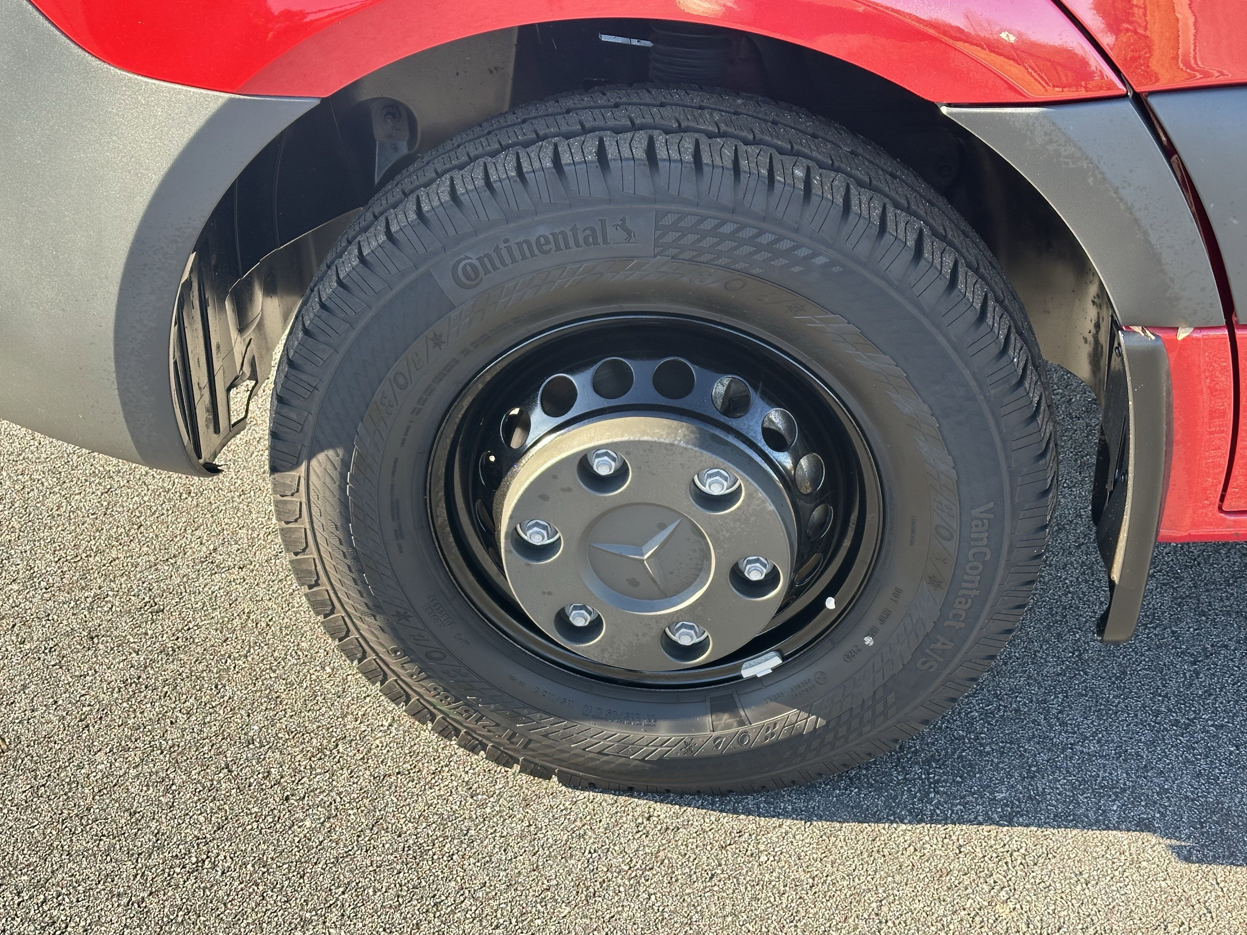 Used 2025 Mercedes-Benz Sprinter 3500 image 11