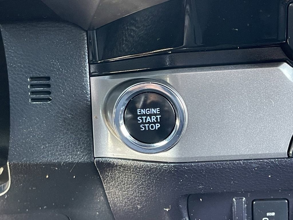 Used 2016 Toyota Tacoma Limited w/ Towing Package RWD image 32