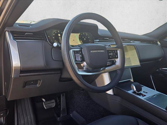 New 2026 Land Rover Range Rover Long Wheelbase SE AWD/4WD image 3