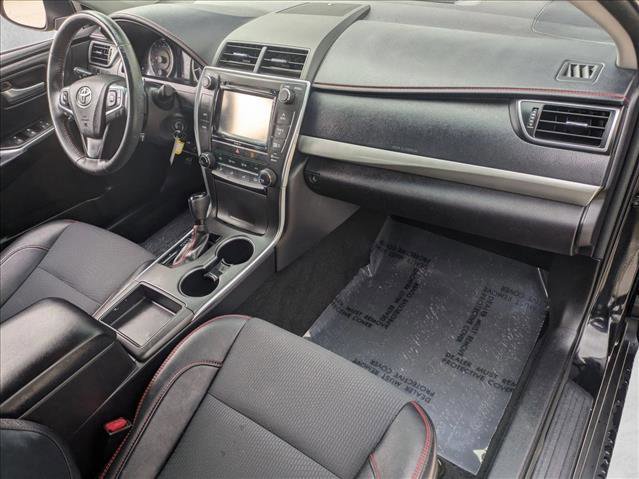 Used 2017 Toyota Camry SE w/ Moonroof Package image 19