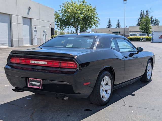 Used 2014 Dodge Challenger R/T RWD image 5
