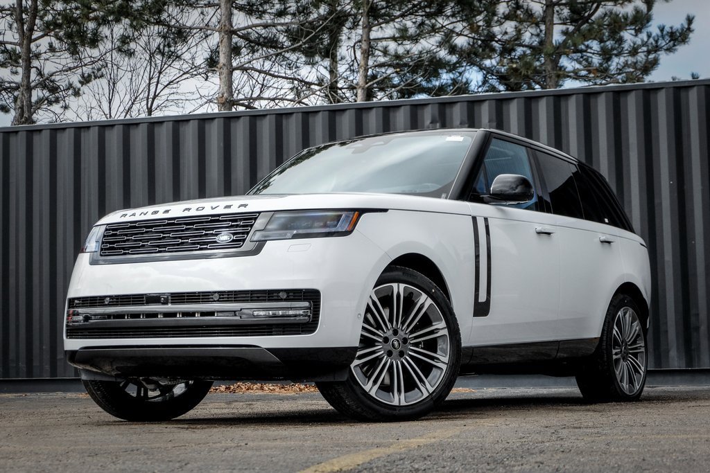 New 2025 Land Rover Range Rover SE