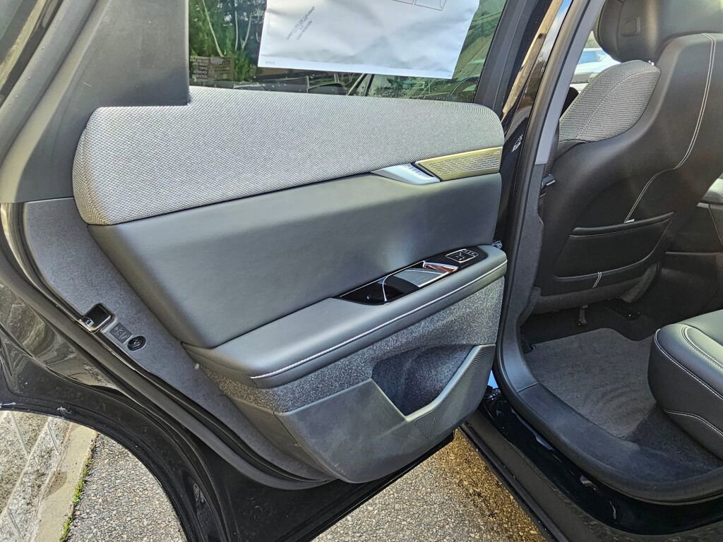 New 2026 Cadillac Optiq Luxury 1 image 19