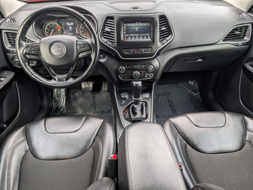 Used 2021 Jeep Cherokee Latitude Plus AWD/4WD image 18