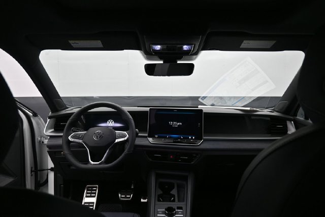 New 2026 Volkswagen Tiguan SE R-Line AWD/4WD image 10