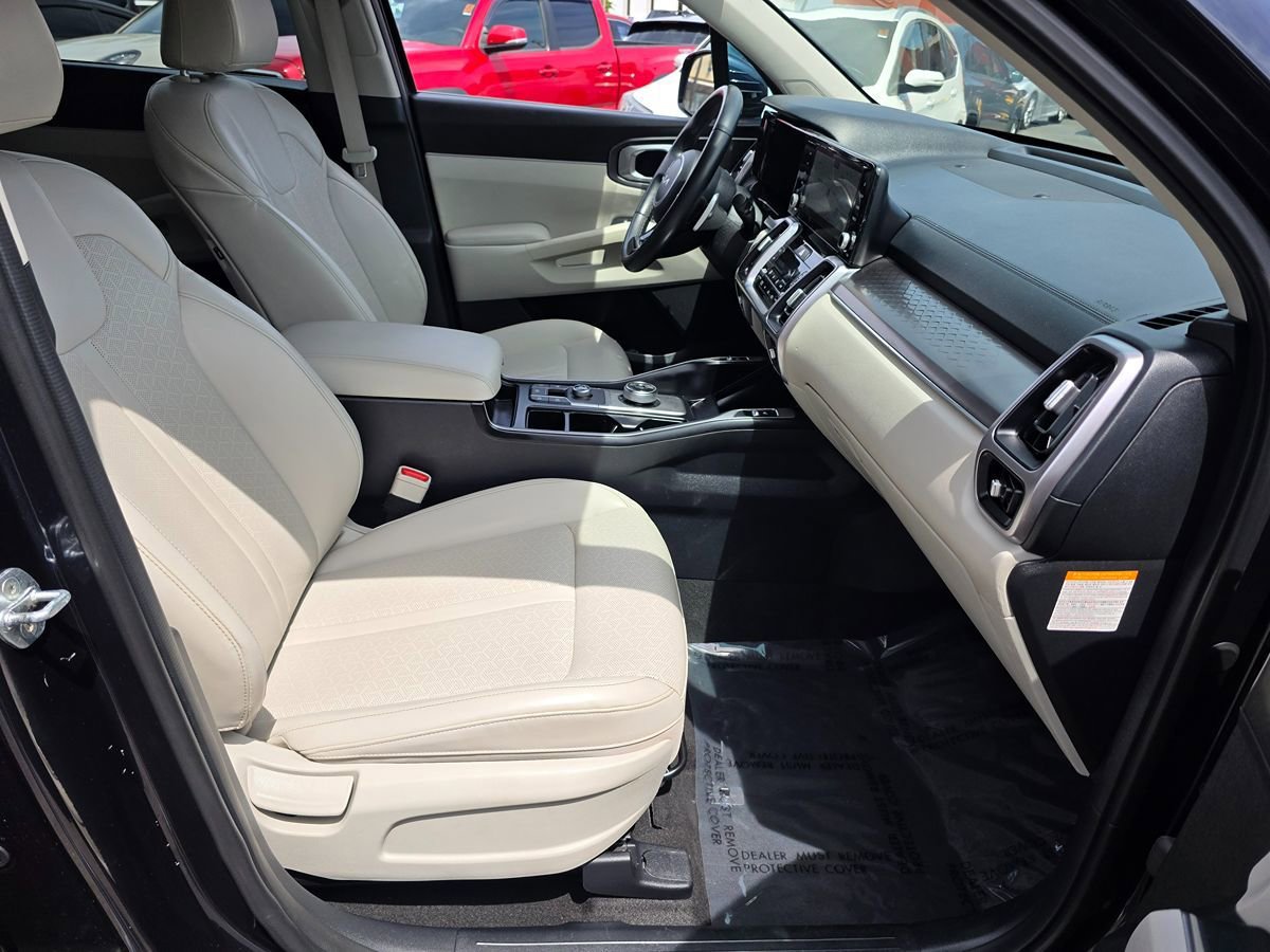 Used 2022 Kia Sorento S FWD image 9