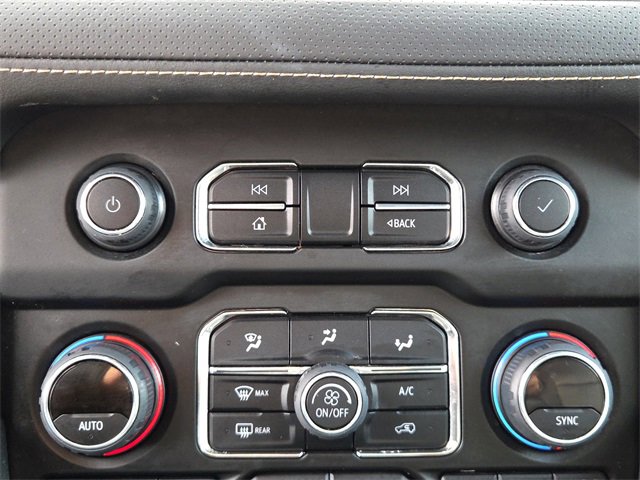 Used 2023 Chevrolet Suburban Premier image 22