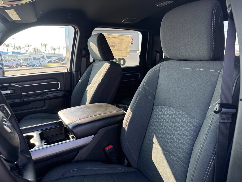 New 2026 RAM 2500 Big Horn AWD/4WD image 18