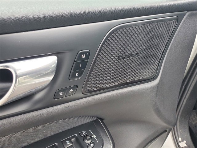 Used 2021 Volvo S60 T5 R-Design image 11