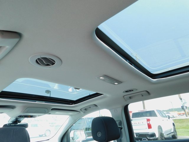 Used 2023 GMC Acadia SLE w/ Driver Convenience Package image 23