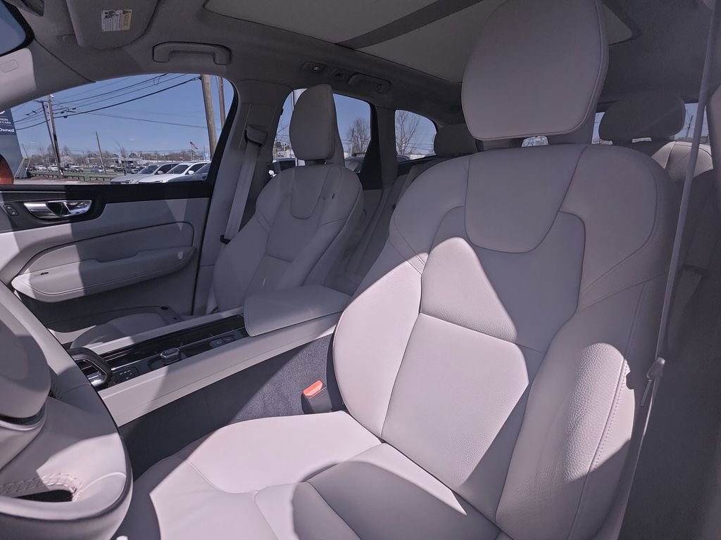 Used 2023 Volvo XC60 B5 Core w/ Climate Package image 15
