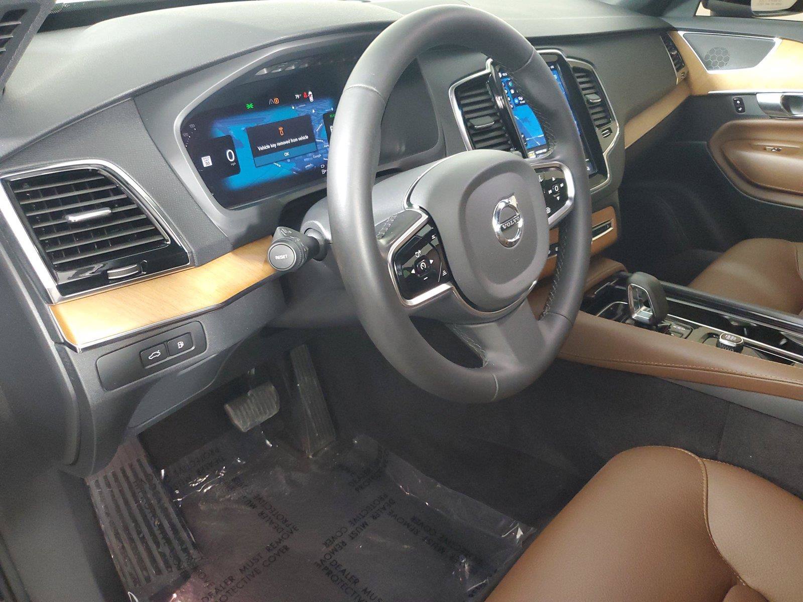 Certified 2024 Volvo XC90 T8 Plus AWD/4WD image 24