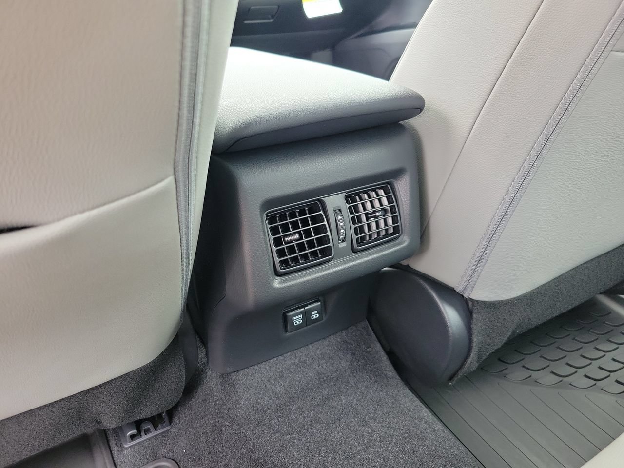 Used 2026 Toyota Camry SE FWD image 12