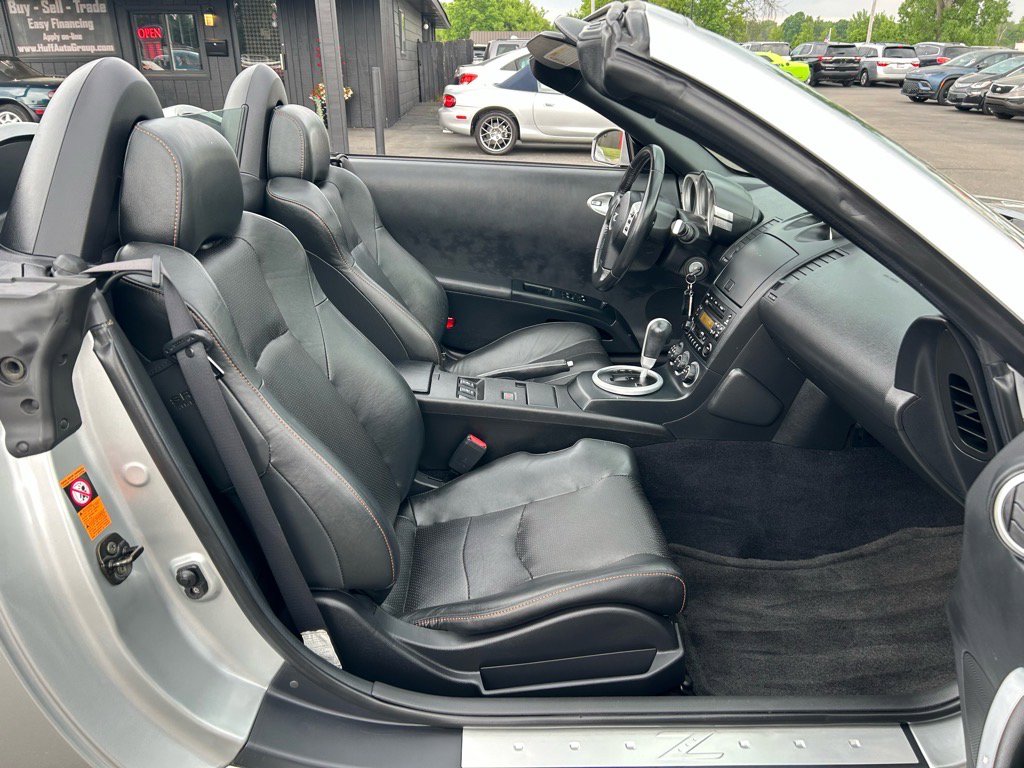 Used 2005 Nissan 350Z Touring image 33