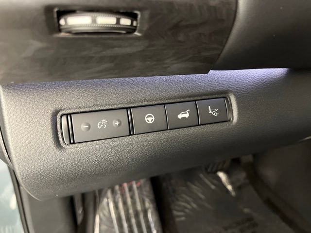 New 2026 Nissan Pathfinder Platinum FWD image 31