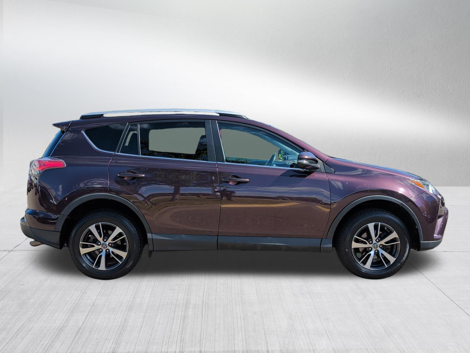 Used 2016 Toyota RAV4 XLE AWD/4WD image 8