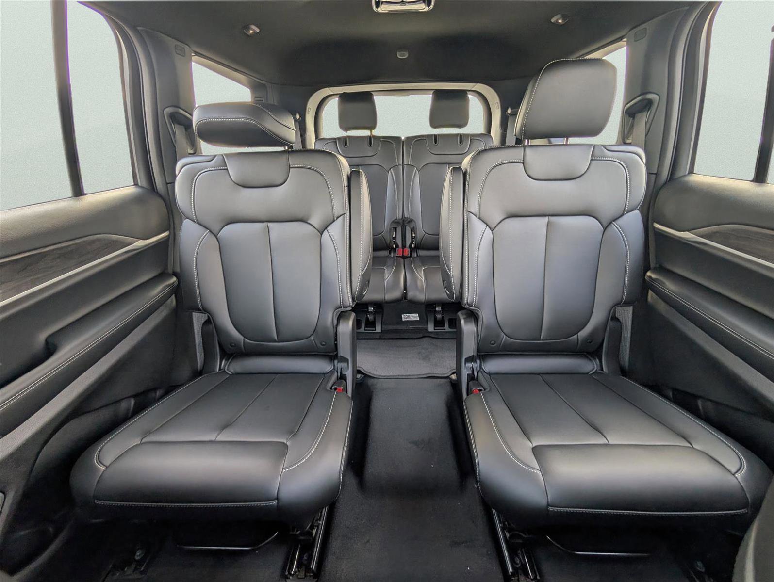 New 2026 Jeep Grand Cherokee L Limited image 13