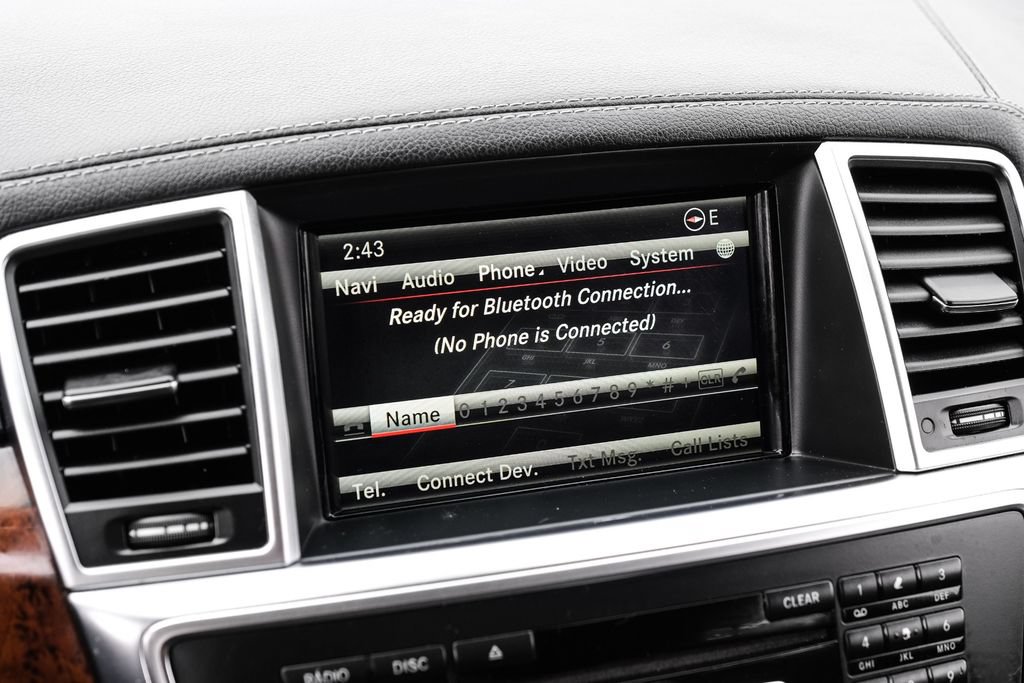 Used 2015 Mercedes-Benz GL 550 4MATIC image 30