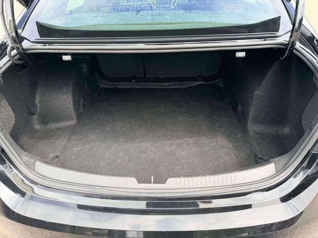 Used 2022 Chevrolet Malibu LT FWD image 11