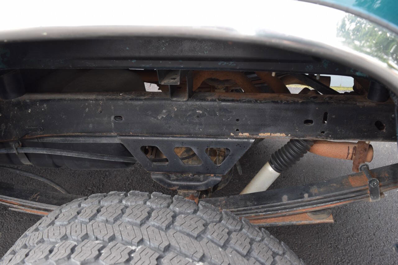 Used 1997 Chevrolet Silverado 1500 4x4 Regular Cab w/ Preferred Equipment Group 2 image 11