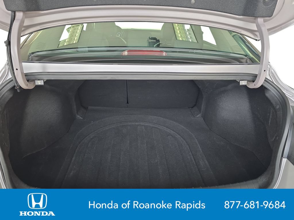 Used 2025 Hyundai Elantra Limited FWD image 19