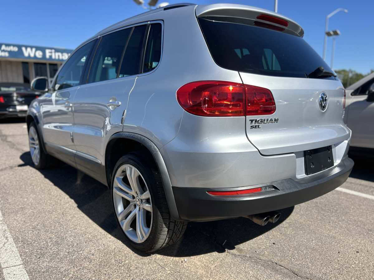 Used 2016 Volkswagen Tiguan SEL image 4