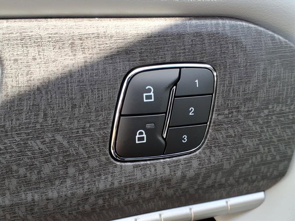 New 2026 Ford Explorer Platinum w/ LUX Leather Package image 19