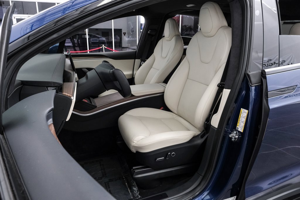 Used 2022 Tesla Model X image 37