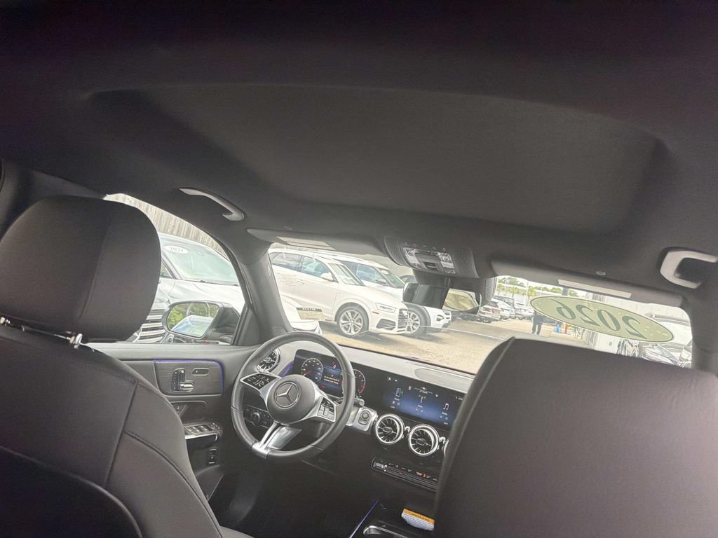 Used 2026 Mercedes-Benz GLB 250 4MATIC image 10