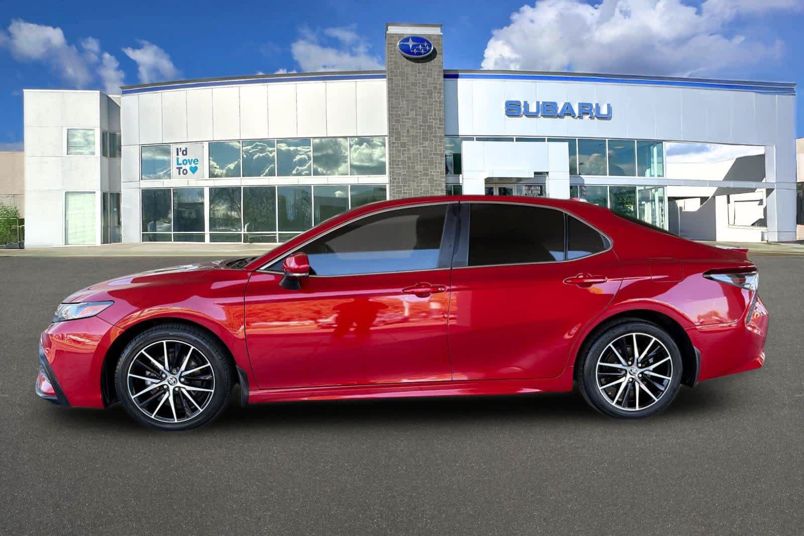 Used 2022 Toyota Camry SE FWD image 9