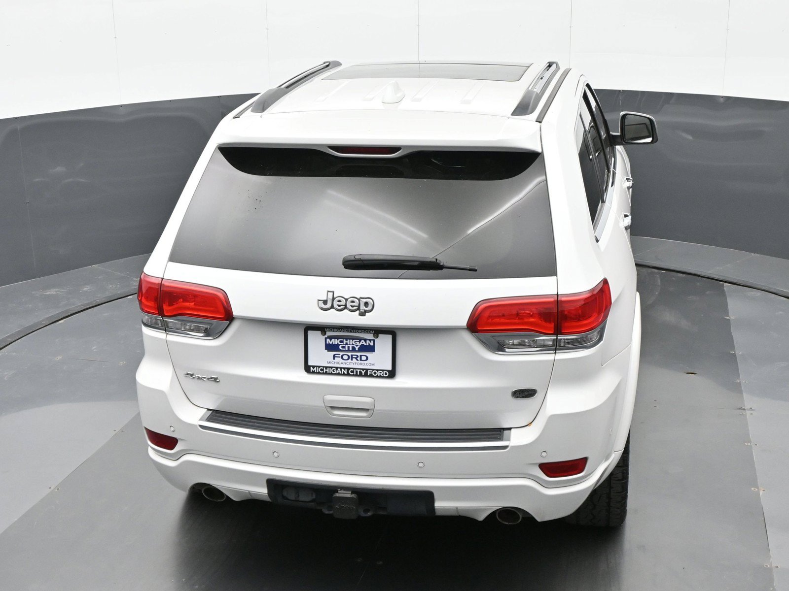 Used 2020 Jeep Grand Cherokee Overland AWD/4WD image 30